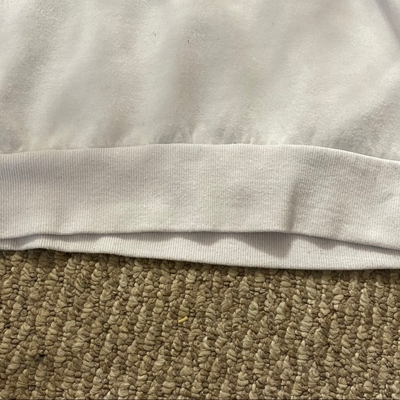 Garage NYC Cropped Sweatshirt - Picture 4 of 5